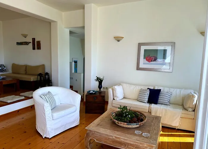 Vivi * Finikas (Syros)